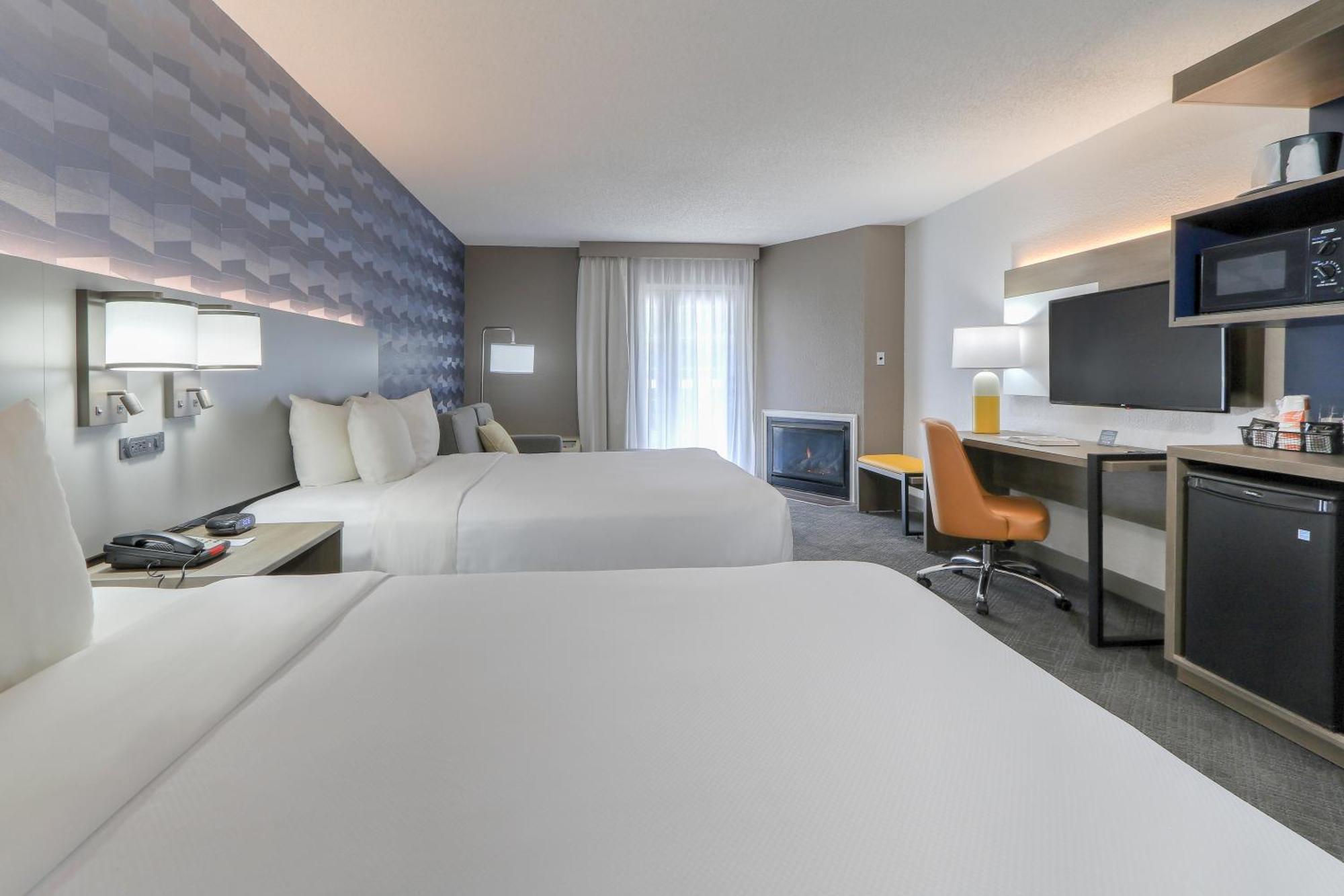 Comfort Inn & Suites At Dollywood Lane Pigeon Forge Bagian luar foto