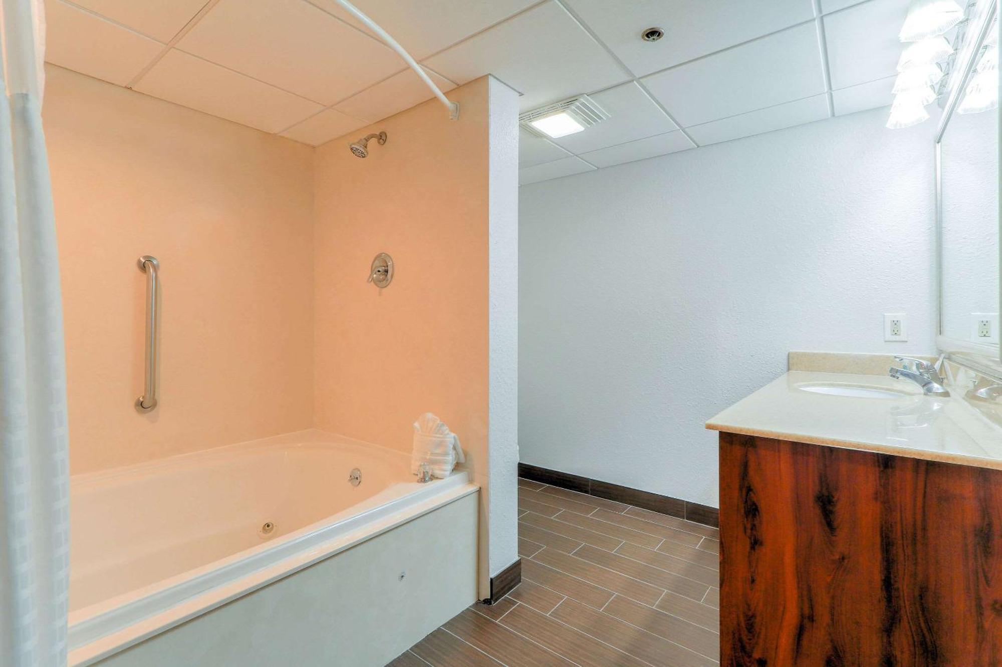 Comfort Inn & Suites At Dollywood Lane Pigeon Forge Bagian luar foto