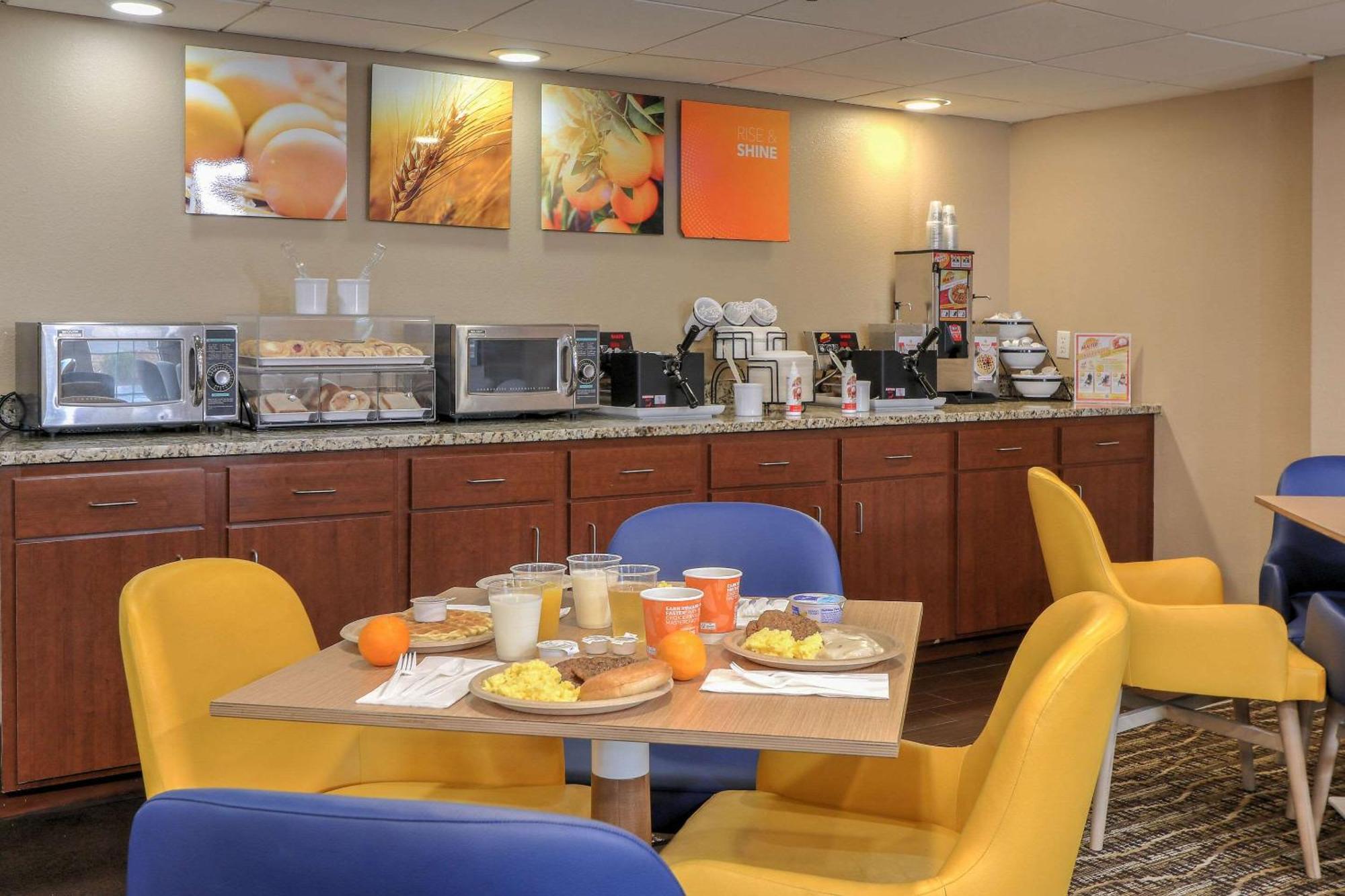 Comfort Inn & Suites At Dollywood Lane Pigeon Forge Bagian luar foto