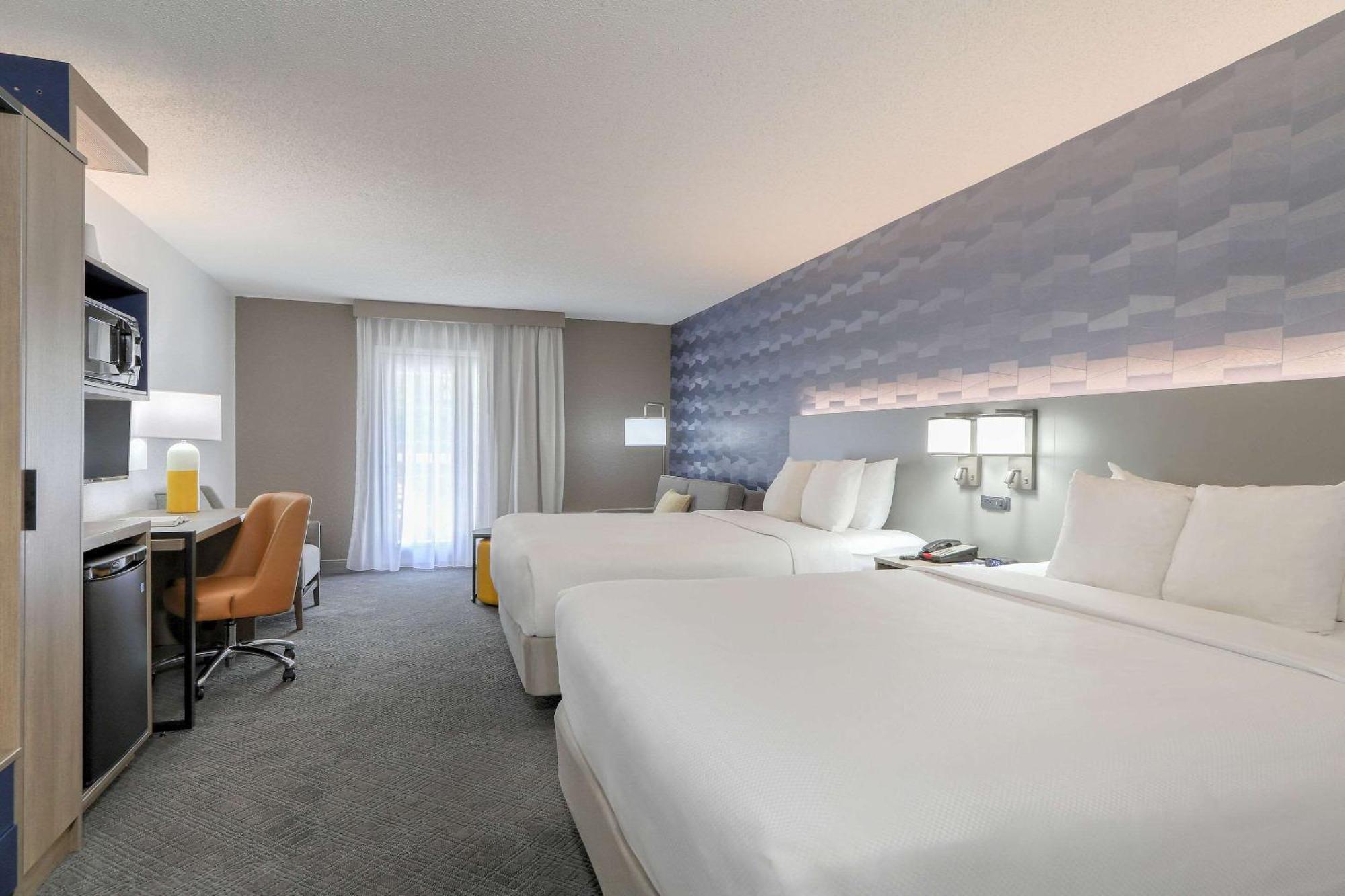 Comfort Inn & Suites At Dollywood Lane Pigeon Forge Bagian luar foto