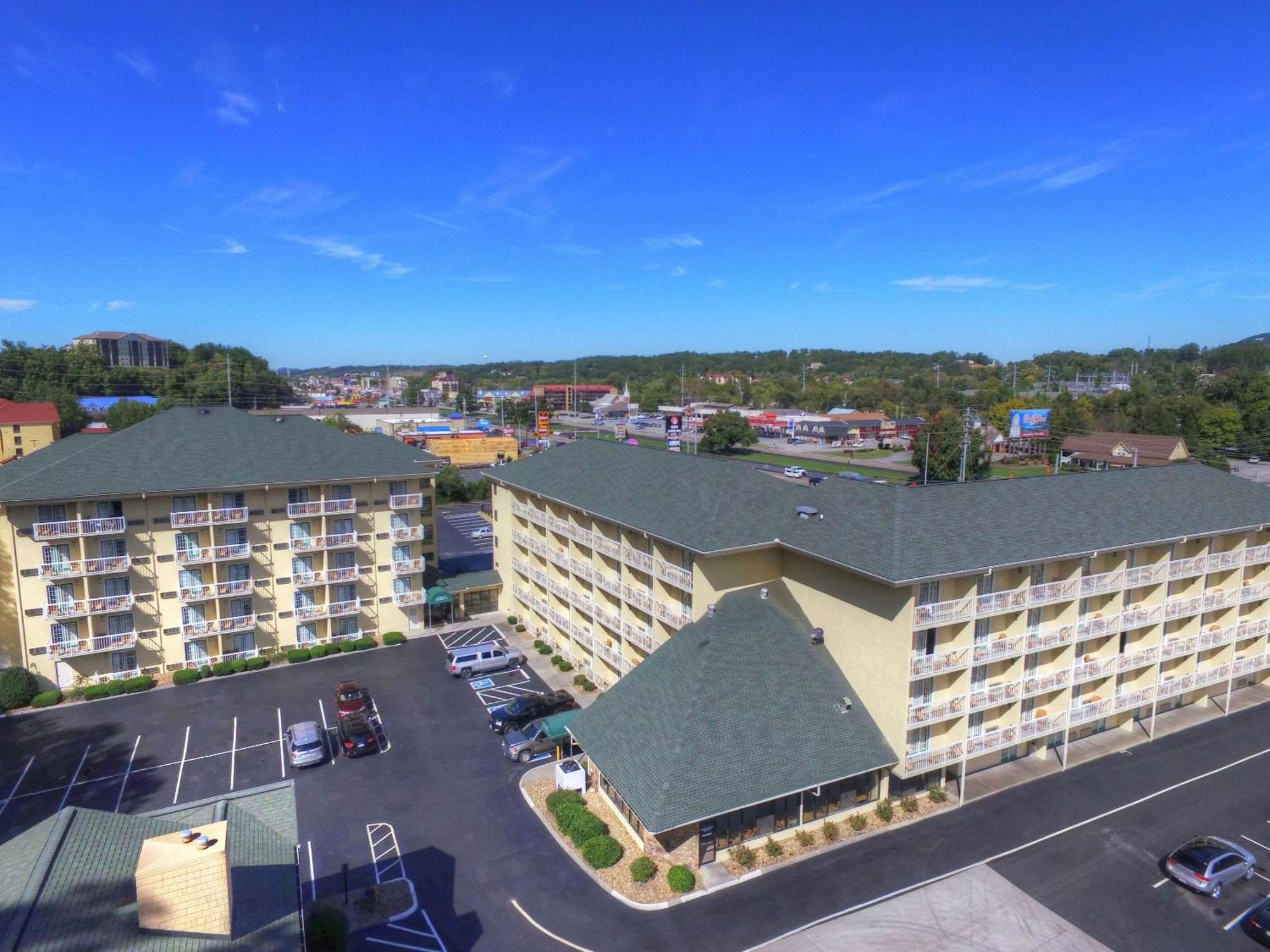 Comfort Inn & Suites At Dollywood Lane Pigeon Forge Bagian luar foto