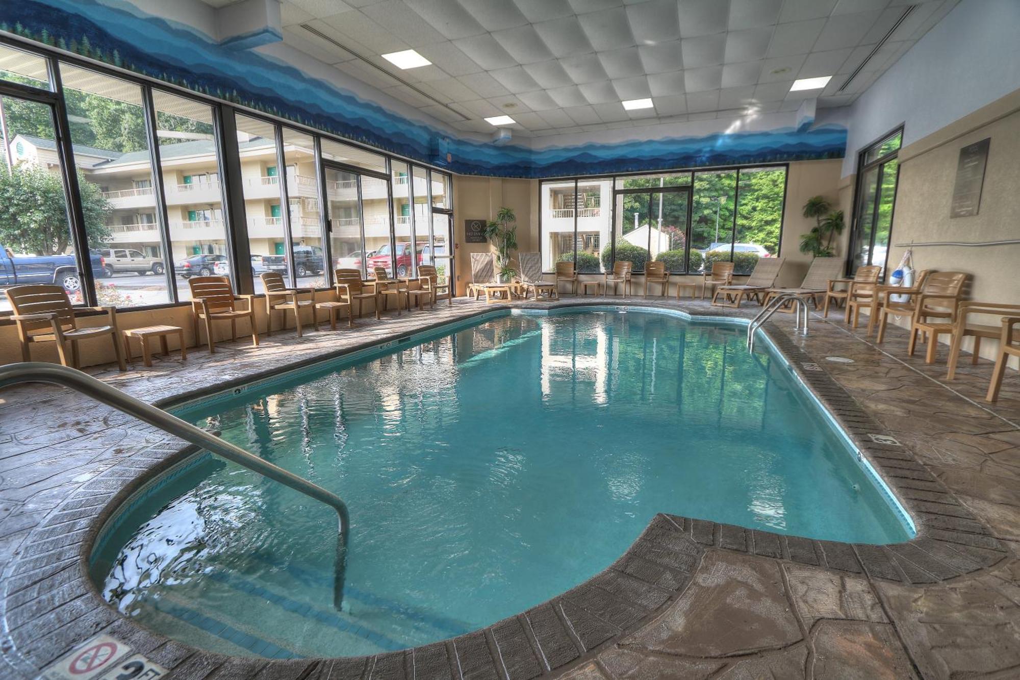 Comfort Inn & Suites At Dollywood Lane Pigeon Forge Bagian luar foto